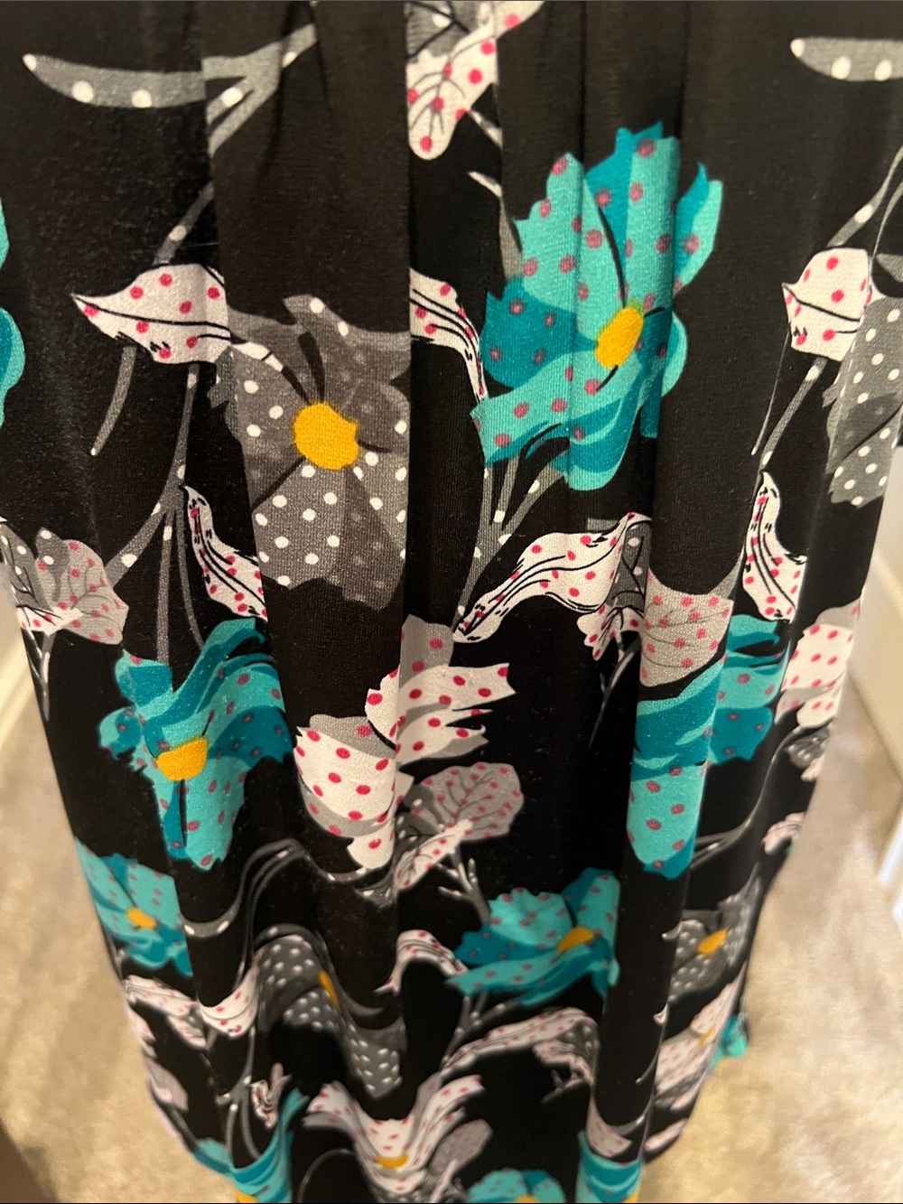 Black Floral Scoop Neck Tunic with Teal and White Blooms Size 3X - Picture 2 of 8